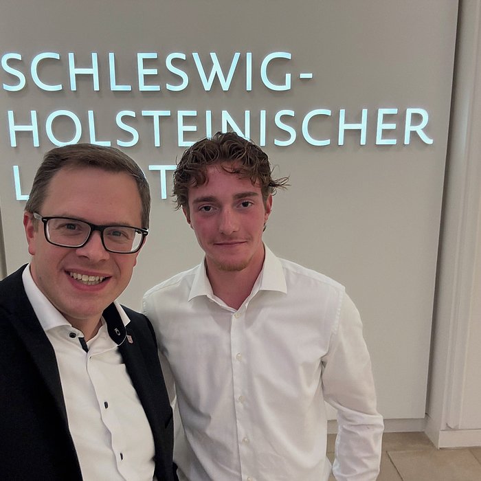 Heute hat mich Nicolaj Engelke aus Bad Bramstedt im Rahmen eines Tagespraktikums im Landtag begleitet. Dabei konnte er b...